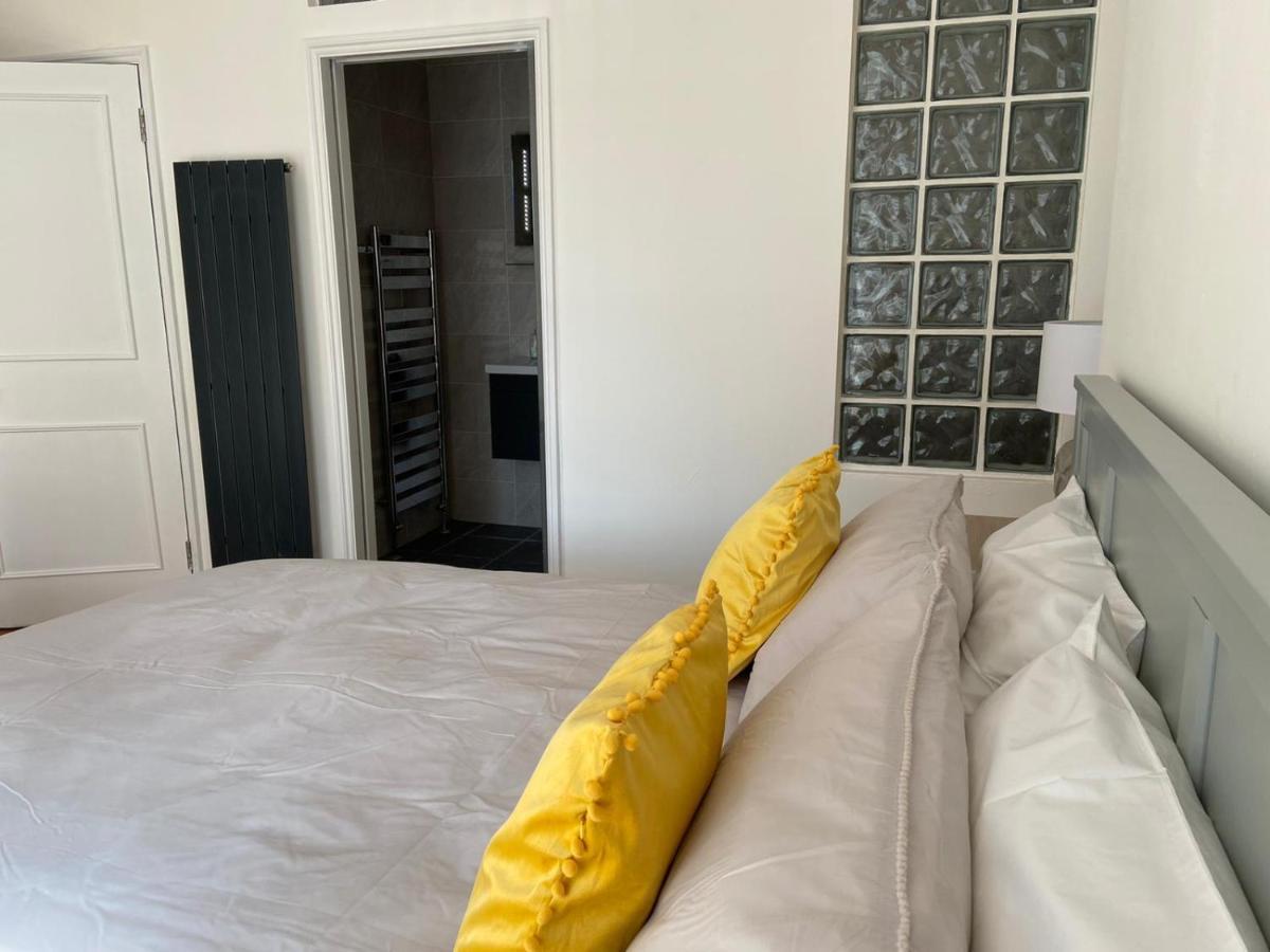 ワージング Warwick House - Stunning House With Terrace And Sea Views, Sleeps 11ヴィラ エクステリア 写真