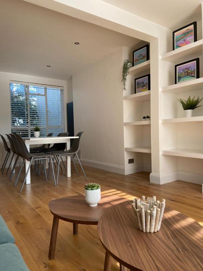 ワージング Warwick House - Stunning House With Terrace And Sea Views, Sleeps 11ヴィラ エクステリア 写真