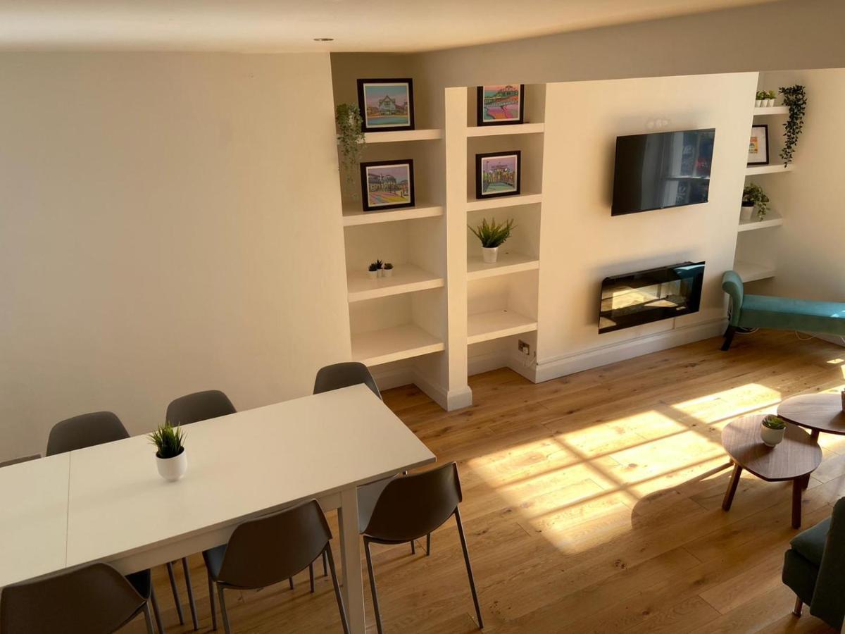 ワージング Warwick House - Stunning House With Terrace And Sea Views, Sleeps 11ヴィラ エクステリア 写真