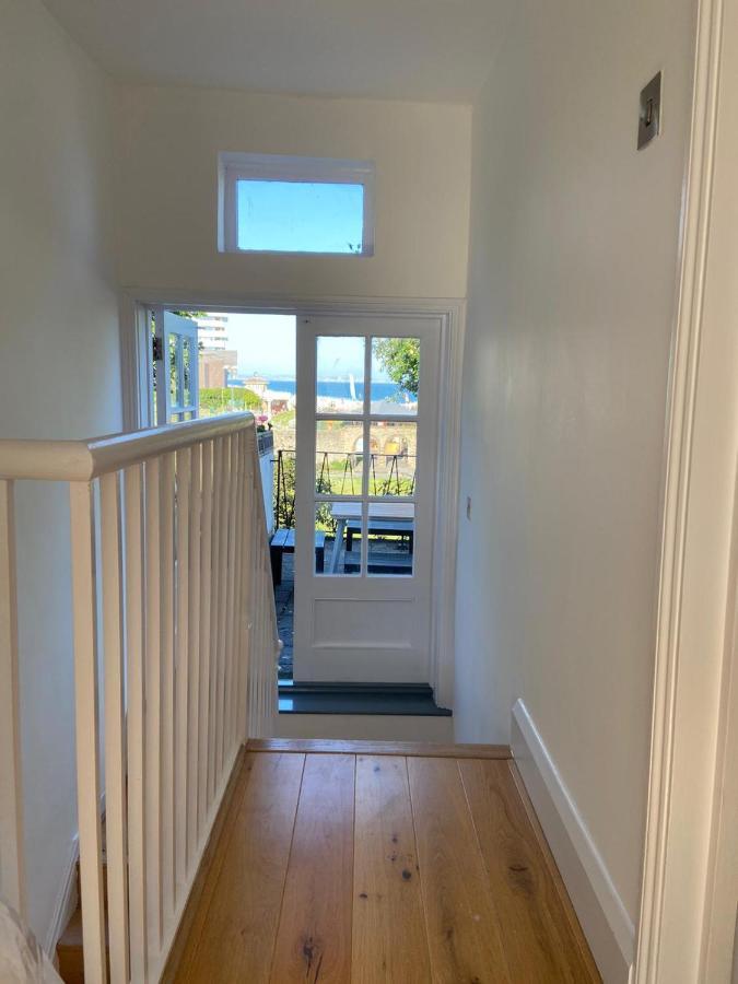 ワージング Warwick House - Stunning House With Terrace And Sea Views, Sleeps 11ヴィラ エクステリア 写真