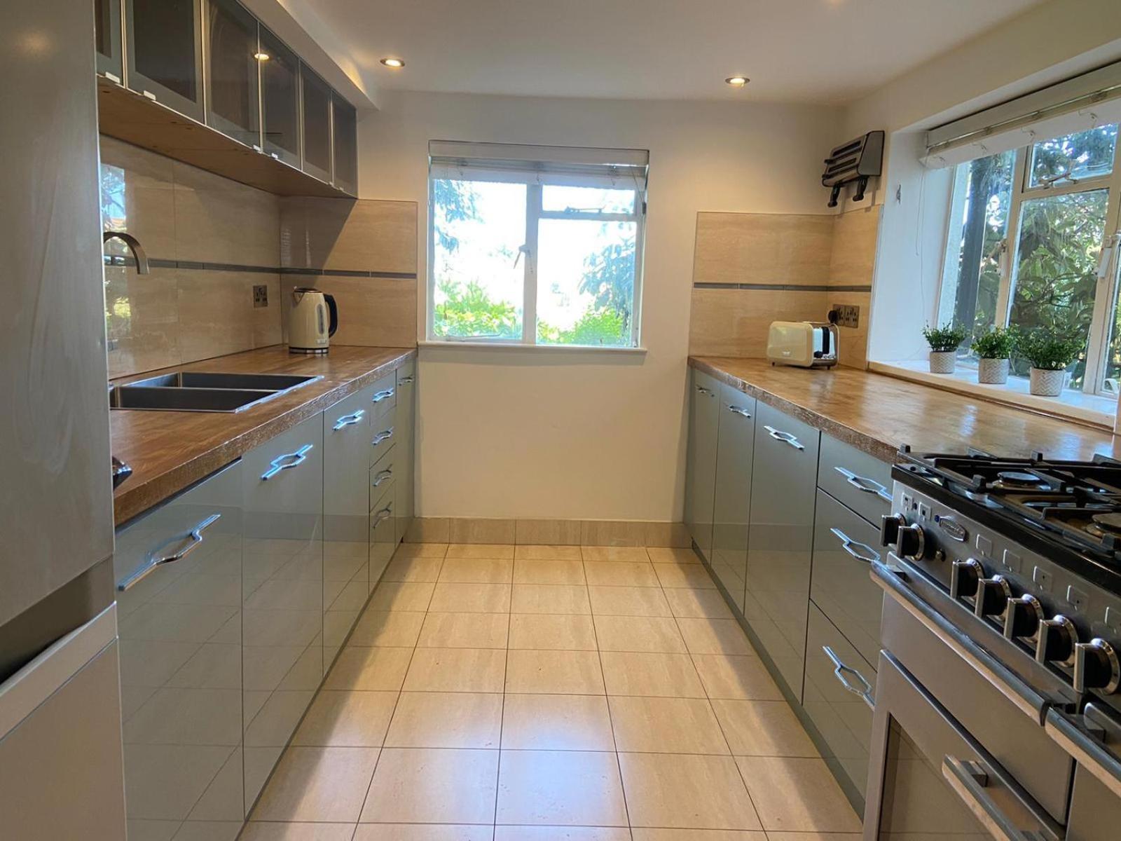 ワージング Warwick House - Stunning House With Terrace And Sea Views, Sleeps 11ヴィラ 部屋 写真