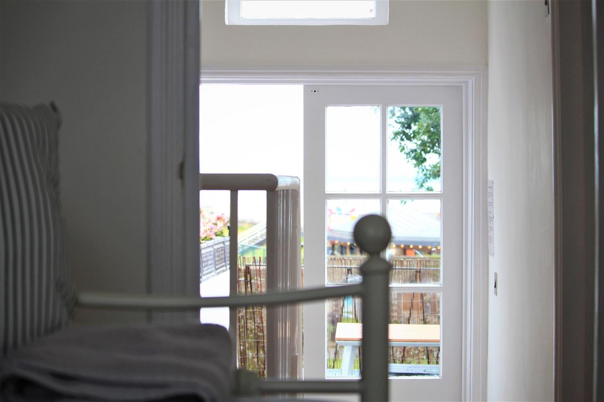 ワージング Warwick House - Stunning House With Terrace And Sea Views, Sleeps 11ヴィラ エクステリア 写真