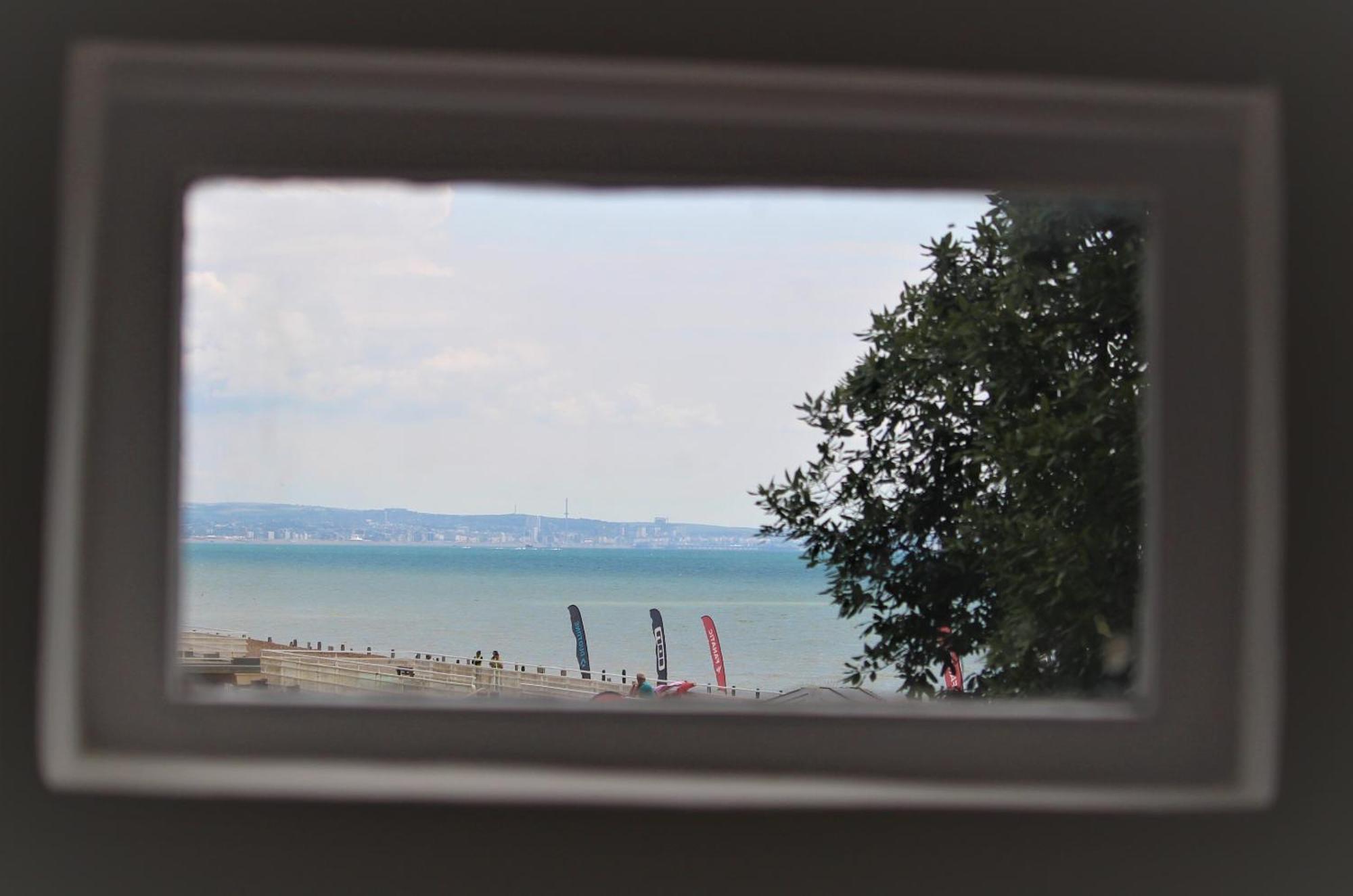 ワージング Warwick House - Stunning House With Terrace And Sea Views, Sleeps 11ヴィラ エクステリア 写真